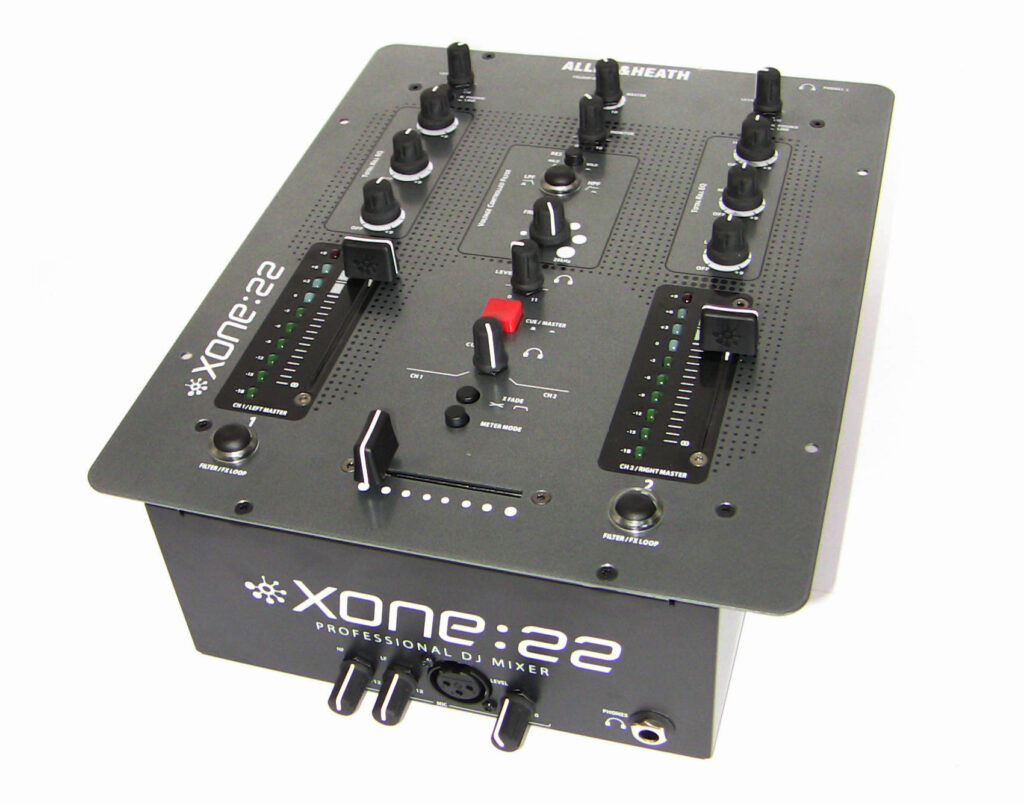 DJ機材 ALLEN&HEATH XONE:22 Allen and Heath Xone 22 DJ Mixer (2-Channel) | zZounds