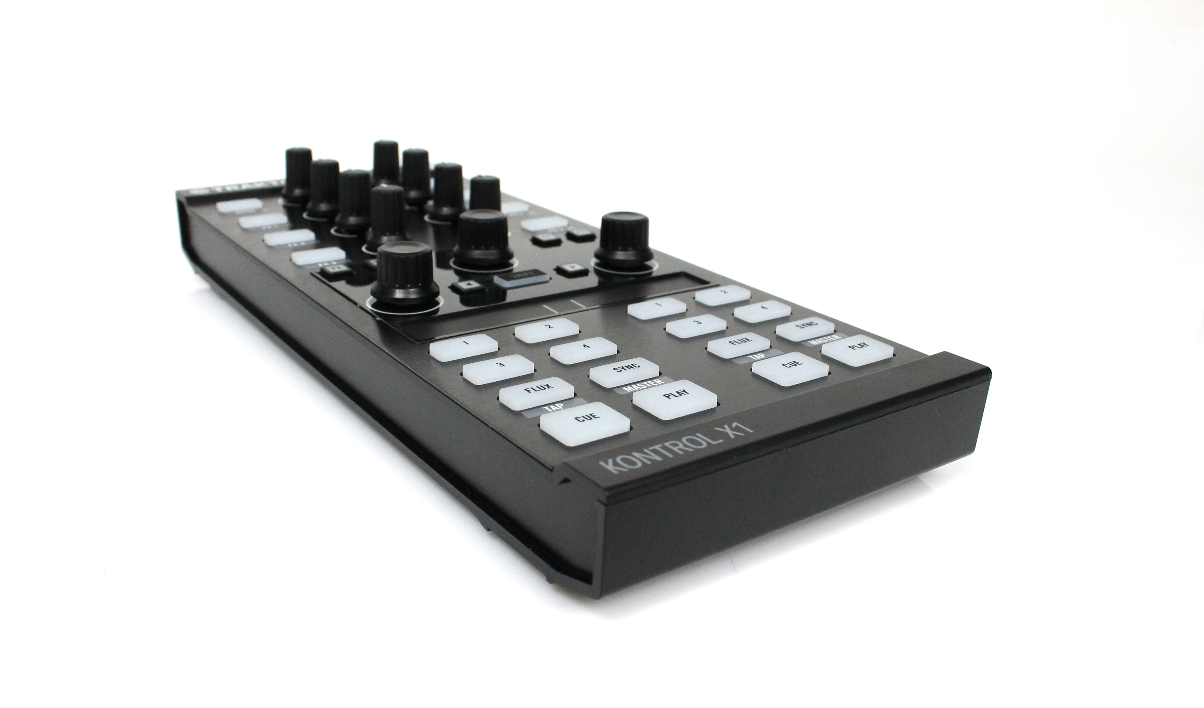 Native Instruments Traktor Kontrol X1 MK2 Test Artikelbild