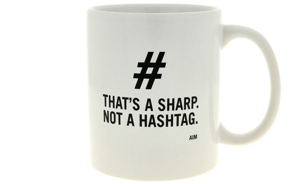 Tasse von AIM Gifts, mit der man auch Musiktheorie lernen kann. (Foto: Thomann)