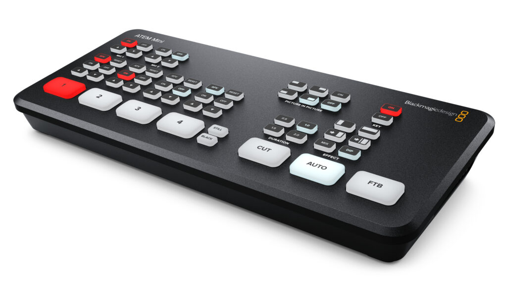 Die Blackmagic ATEM Mini ist ein kompakter Live-Video-Produktionsmischer, der bis zu vier HDMI-Quellen unkompliziert zusammenmischen kann.
