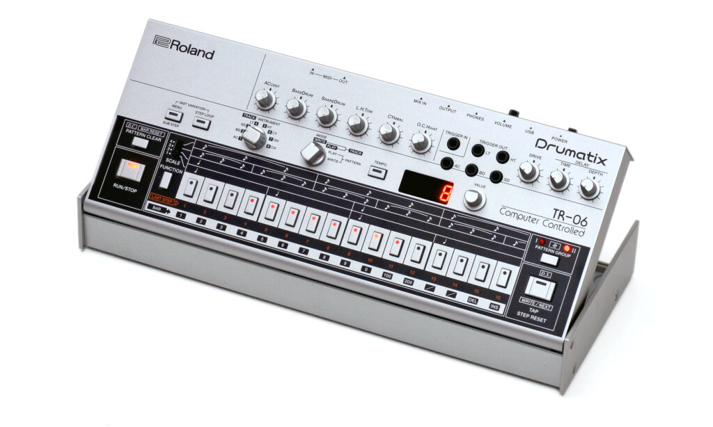 Roland TR-06