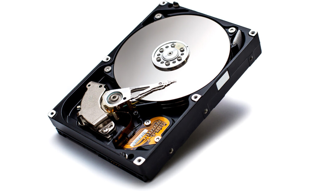 Eine HDD mit Magnetscheibe und Lesekopf.(Credits: shutterstock Author: patruflo)