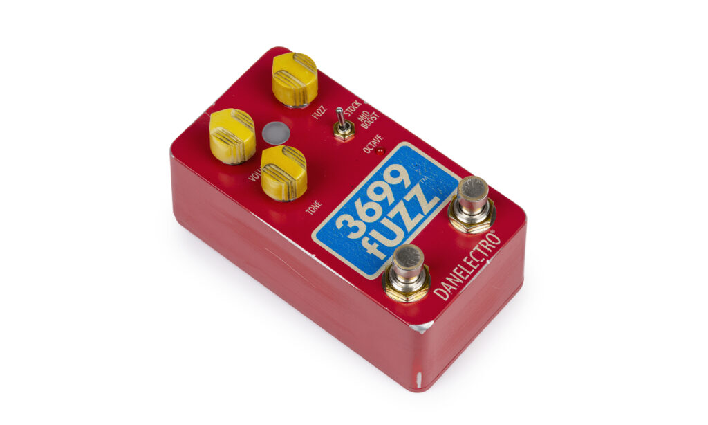 Danelectro 3699 Fuzz Test - Bonedo