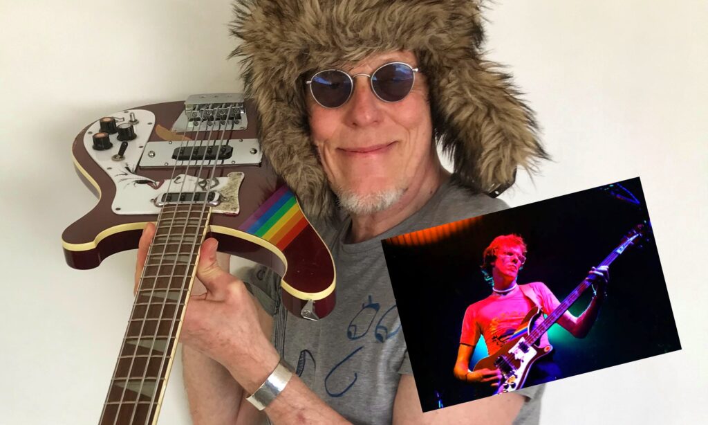 Nach 40 Jahren: Helmut Hatter wiedervereint mit dem legendären roten KRAAN-Rickenbacker! (Alle Bilder zur Verfügung gestellt von Hellmut Hattler)
