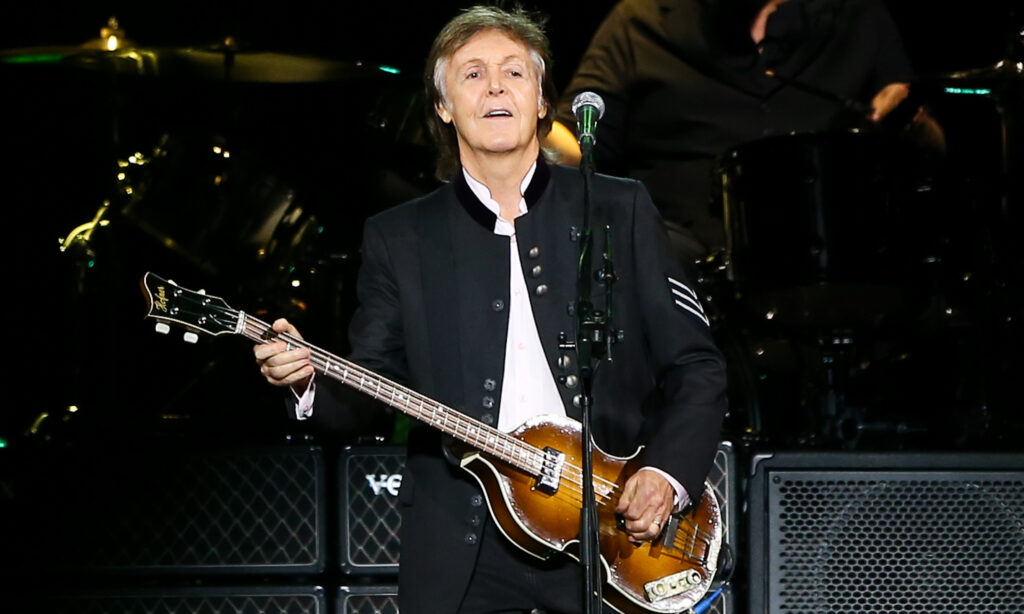 Ex-Beatle Paul McCartney ist für die meisten ohne seinen Höfner-Bass kaum vorstellbar (Bild: Shutterstock / Von: Debby Wong)!