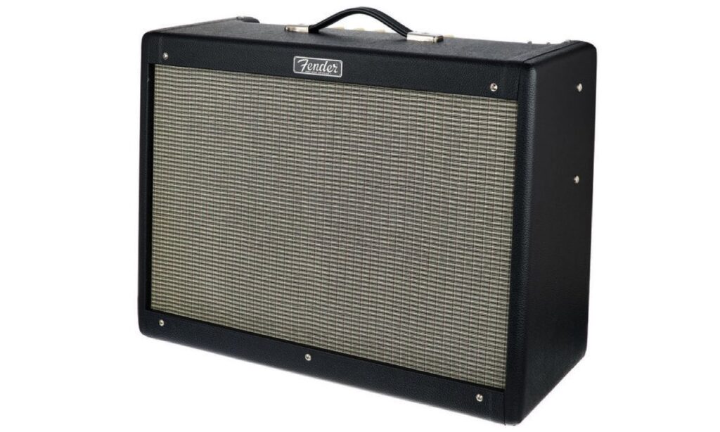 Wer einen musikalisch flexiblen Combo für Proberaum und Bühne sucht, sollte den Hot Rod Deluxe IV unbedingt antesten!