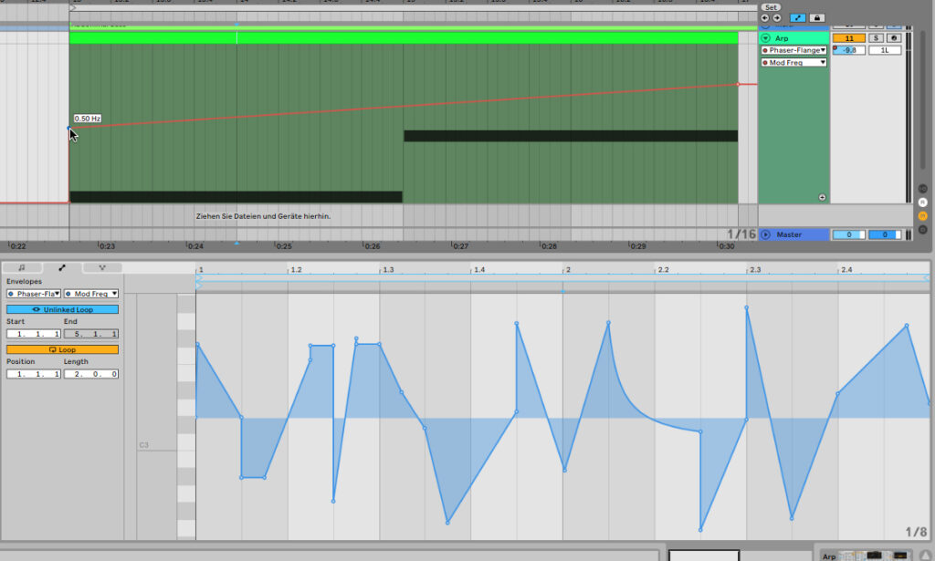 Die Modulationskurve ist „unlinked“, läuft also immer nur zwei Takte lang (statt der vier Takte des Clips) und wiederholt sich dann.