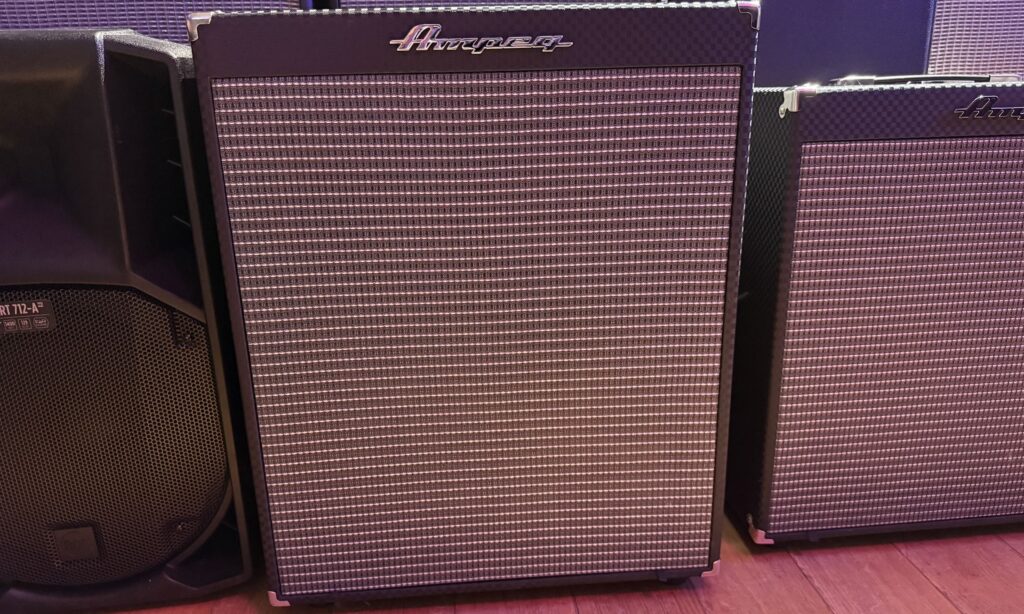 Ampeg RB-210 II