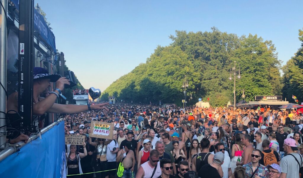 Momente für die Ewigkeit: unsere Teilnahme an der Rave The Planet Parade wird für immer unvergessen bleiben.