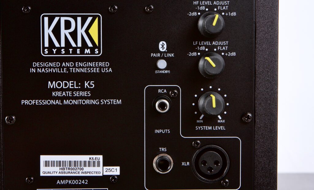 Detailansicht der Rückseite der Kreate 5 von KRK