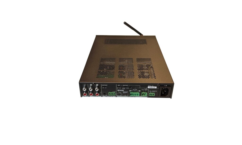 Die Rückseite des Tascam MA-BT240