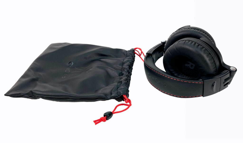 Der OneOdio Studio Wireless C lässt sich schön kompakt falten