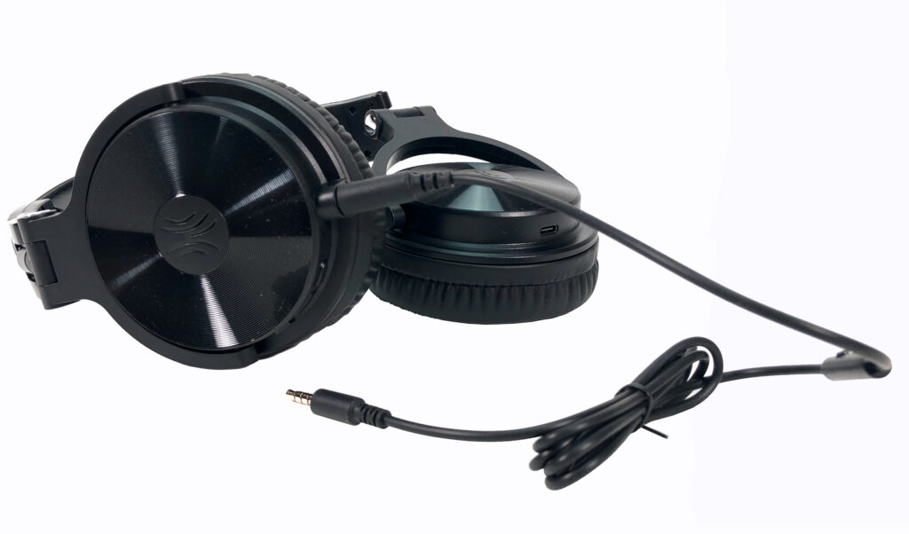  Die Ohrhörer des OneOdio Studio Wireless C lassen sich sehr flexibel verdrehen