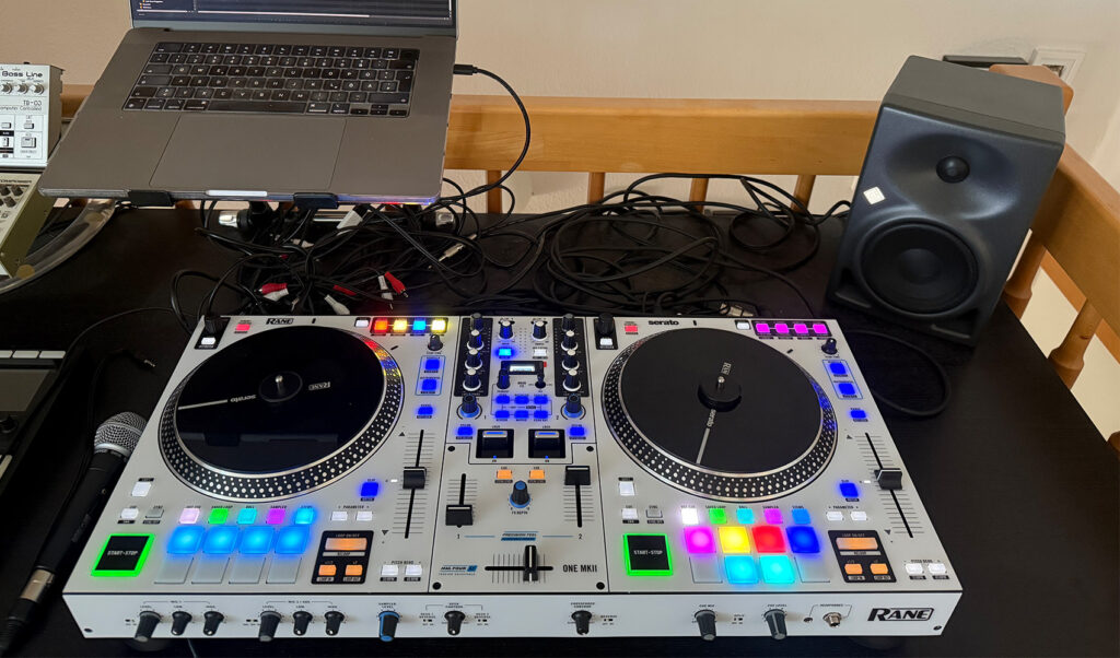 RANE ONE MKII - das Setup beim Bonedo-Test