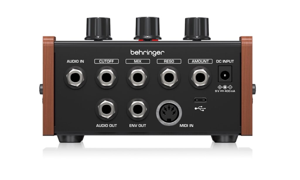 BM-11M Low Pass Filter Anschlüsse (Bildquelle: Behringer)