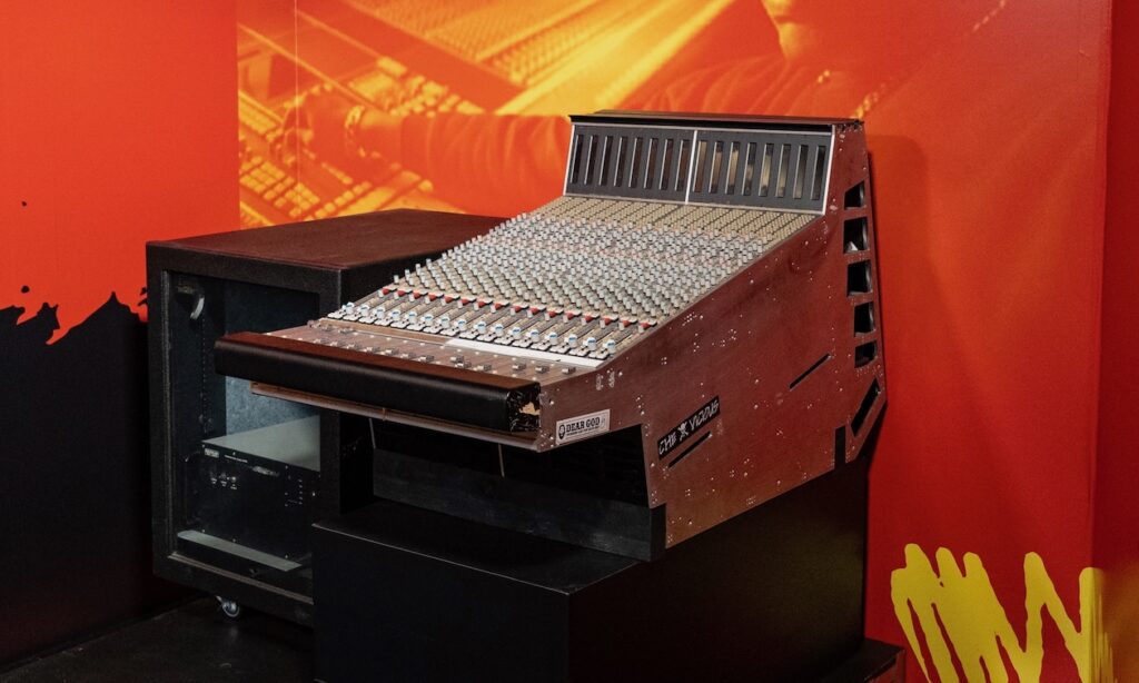 Teil des SSL 4000 G+ von Dr. Dre (Bildquelle: The Realest Auktionshaus Website)