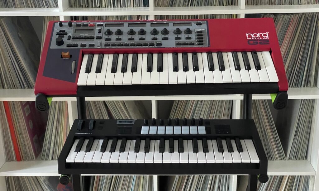  Gravity KS AKS 01 B & Gravity KSX 2 T mit Novation Launchkey 37 und Nord Modular G2 (Bildquelle: Sven Rosswog)