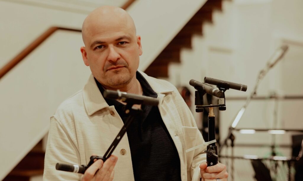  Glenn A. Tabor III beim Mikrophonieren (Bildquelle: Schoeps) 