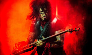 Nikki Sixx verkauft live gespielte Bässe in Las Vegas – Rock’n’Roll-Erlebnis oder Luxusgeschäft? Artikelbild