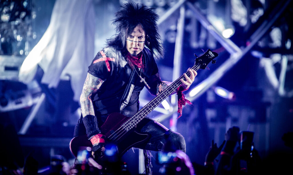 Nikki Sixx Schecter Bass