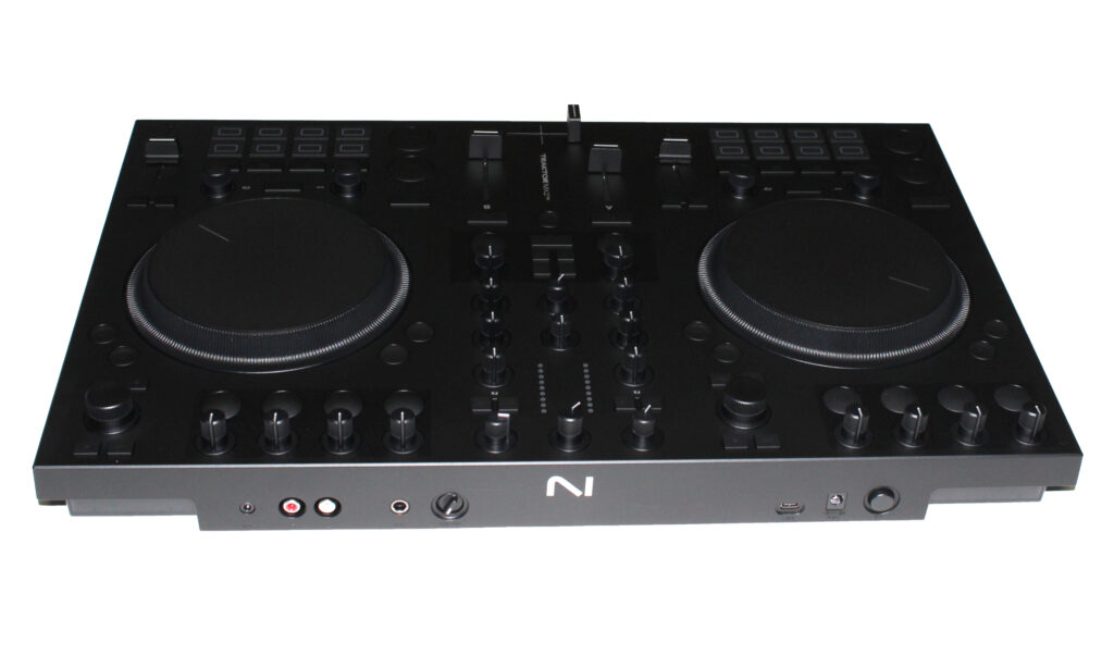 Native Instruments Traktor MX2 Backpanel