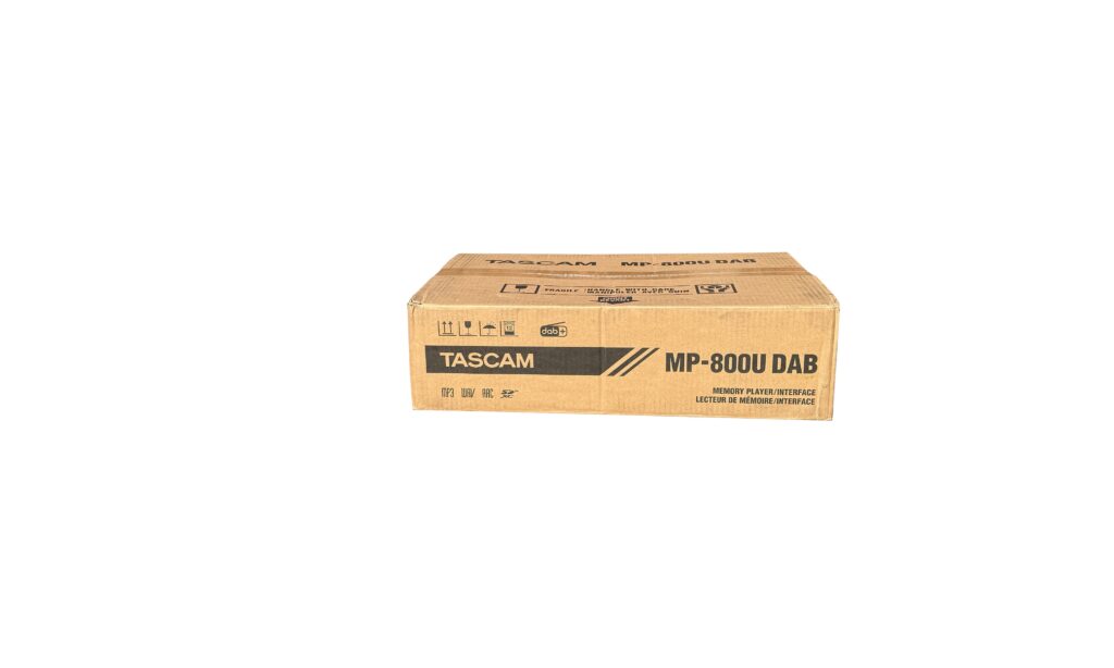 Versandkarton des Tascam MP-800U DAB