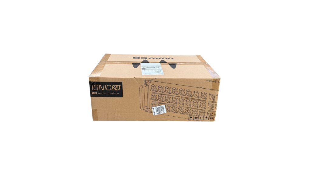 Der Versandkarton der Waves Ionic Stagebox