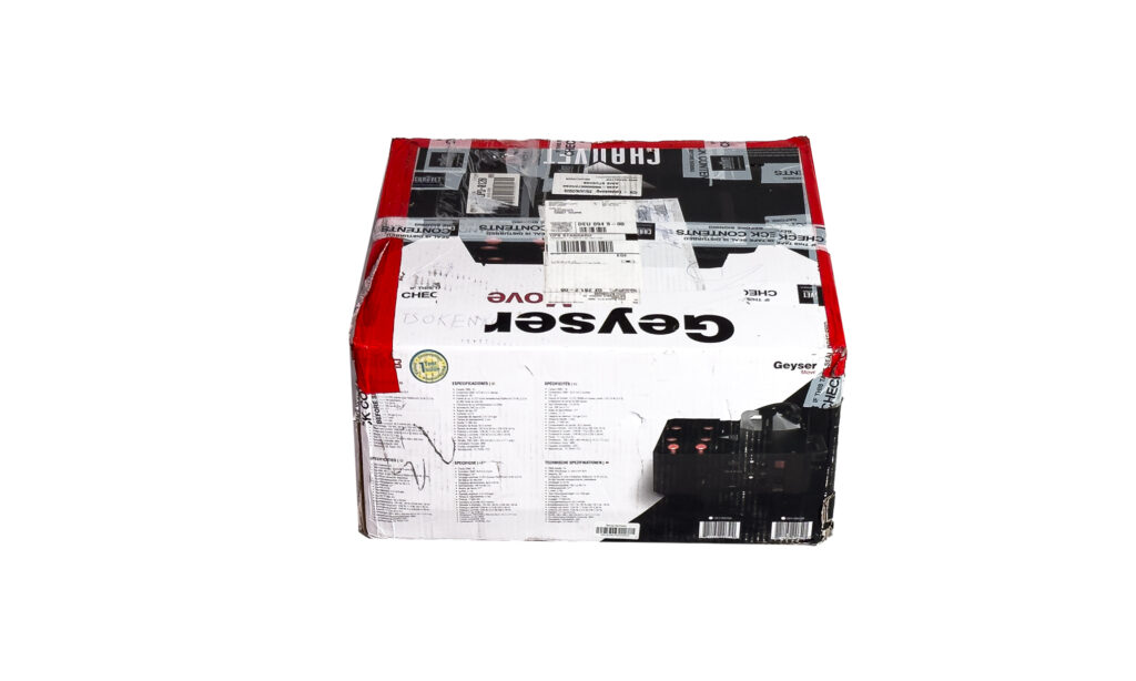 Der Chauvet DJ Geyser Move wird in bunt bedruckter Kartonage geliefert