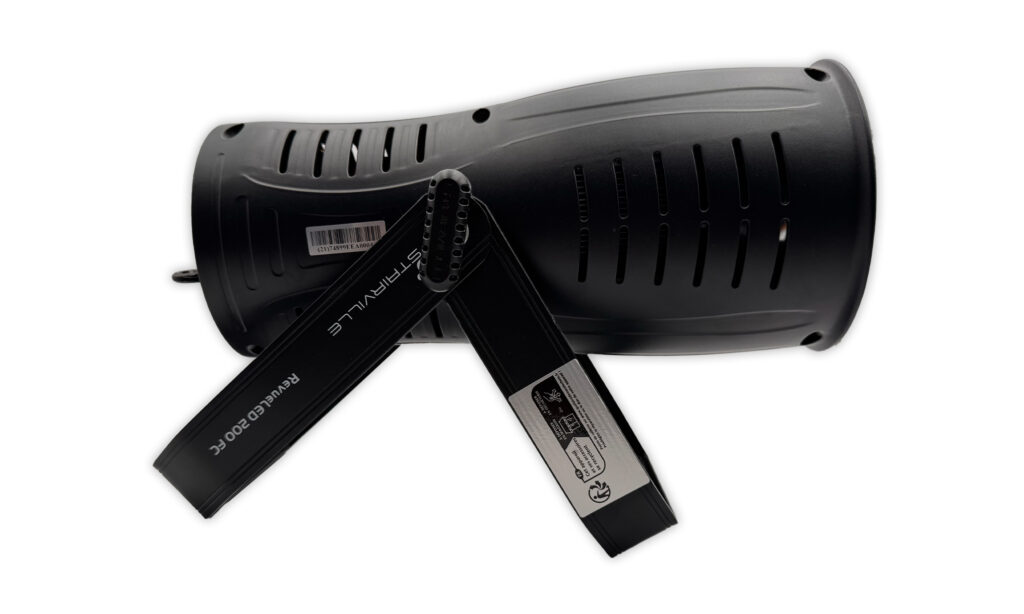 … ist an vielen Stellen ausgefräst
