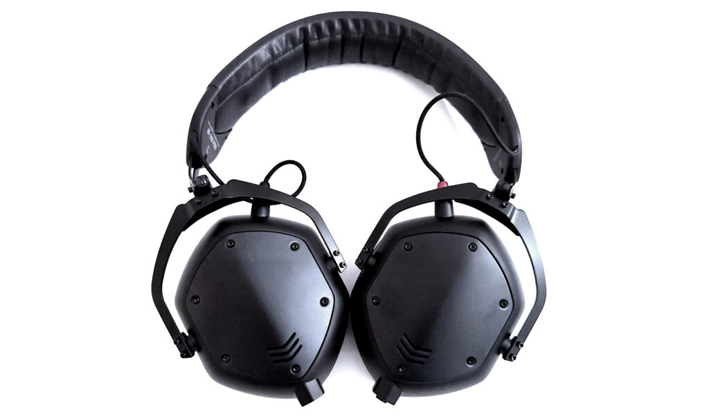 Die Kapseln des M-100 Pro lassen sich um 90 Grad verdrehen