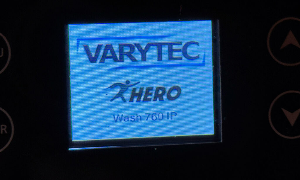 Das Display schaltet sich automatisch ein