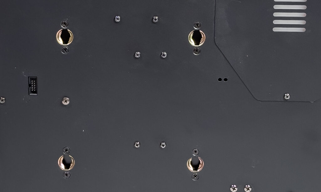 Das Chauvet DJ Geyser Move kann an einer Traverse aufgehangen werden