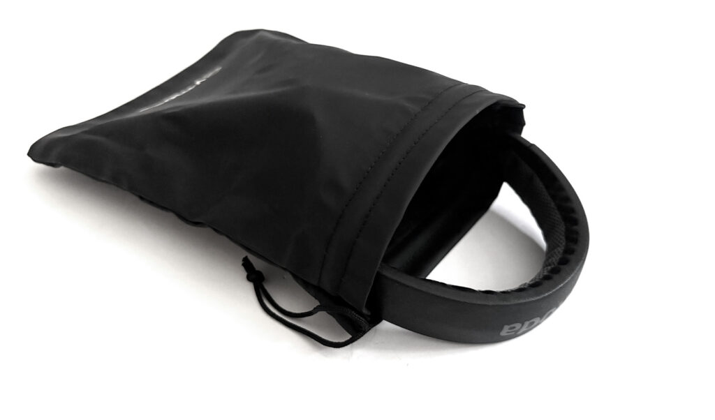 Der V-Moda M-10 in der Tasche verstaut