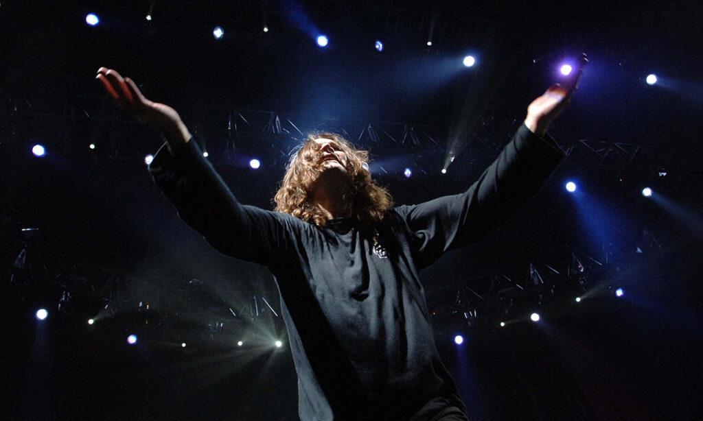 Ozzy Osbourne ist einer der besten Sänger aller Zeiten! Er hat mit seinem Gesangsstil zur Entstehung des Heavy Metal beigetragen.