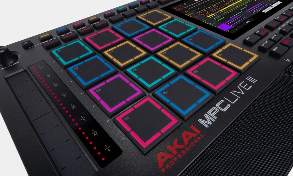 MPC LIVE III MPCe-Pads und Sequencer Tasten (Oben) (Bildquelle: Akai Professional) 