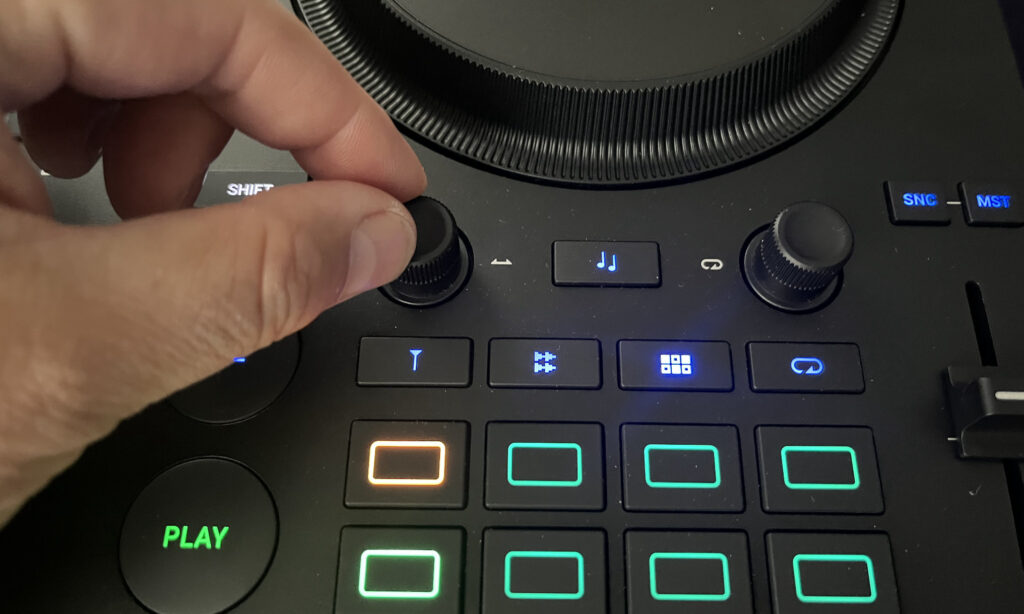 Loop-Encoder des Native Instruments Traktor MX2