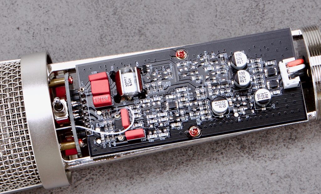 SMD vs THT -Bauteile? Beide zusammen auf Platine