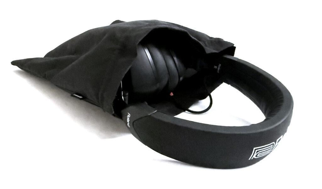 Roland VMH-S100: So kann der Kopfhörer sauber aufbewahrt werden