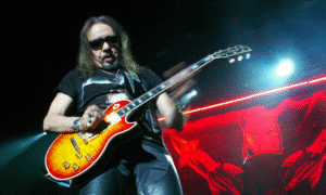 KISS-Legende Ace Frehley: Todesursache des "Spaceman" steht fest Artikelbild