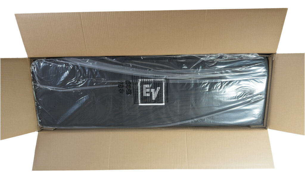 Das Topteil und die Distanzstange werden in einer Transporttasche geliefert