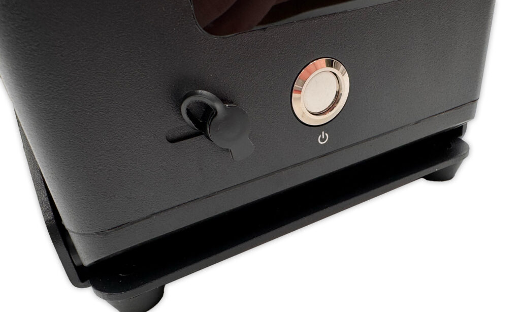 Hier sind Display und Power-Schalter positioniert