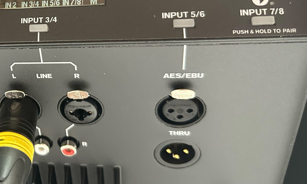 Der AES/EBU-Eingang verarbeitet digitale Signale bis 192 kHz