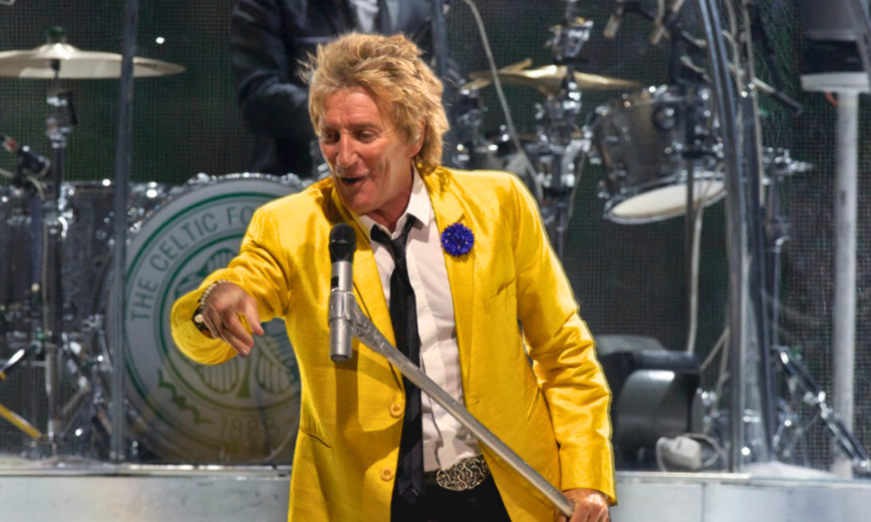 "Out the f*cking way!" – Rod Stewart unterbricht Konzert und beschimpft Fan Artikelbild