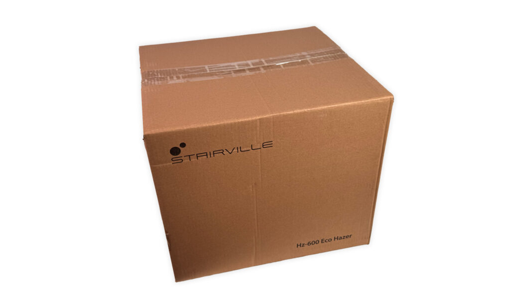 Im braunen Karton wird der Stairville Hz-600 Eco Hazer geliefert