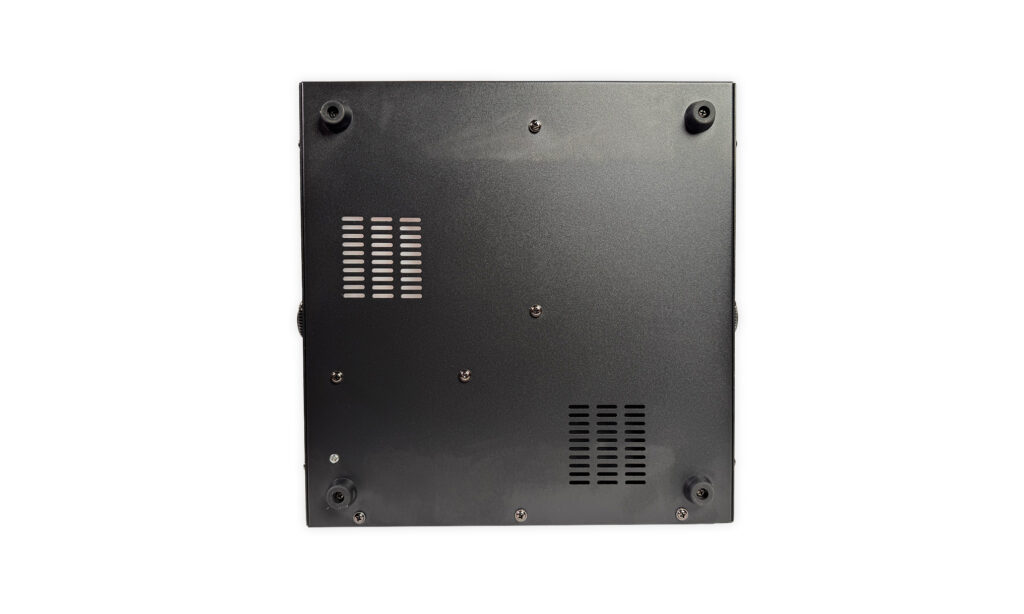 Vier Standfüße sind auf der Unterseite zu finden