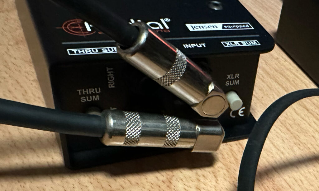 Audio-Thru zum Durschleifen des Eingangssignals
