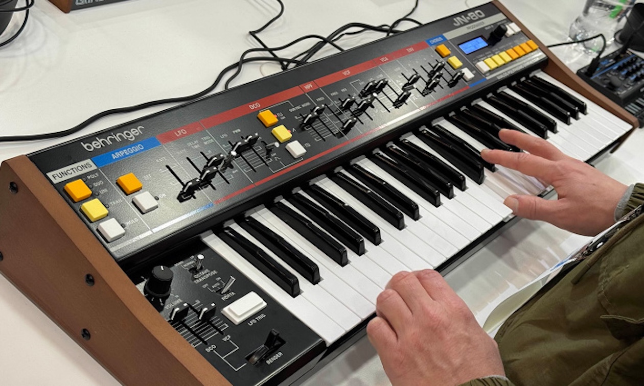 NAMM 2026: Behringer JN-80 der Roland Juno 60 Clone Artikelbild