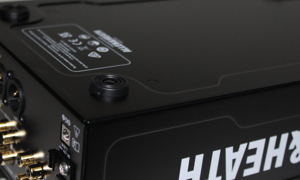 Allen&Heath XONE:24 von unten betrachtet