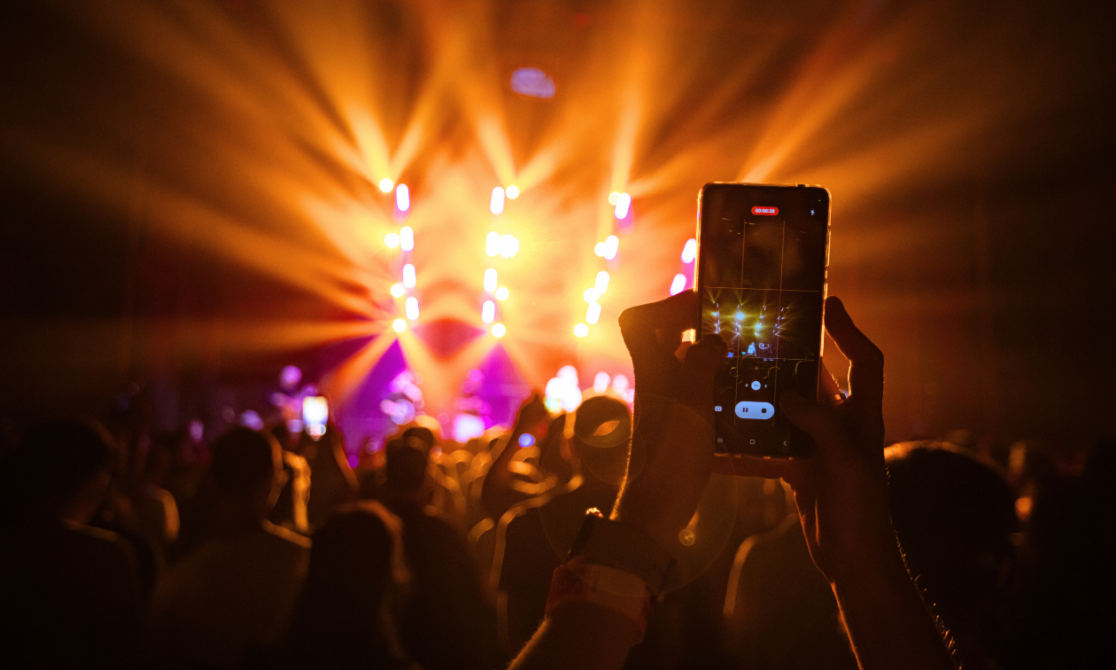 Regungsloses Publikum – Konzertbesucher trauen sich nicht mehr zu tanzen Artikelbild