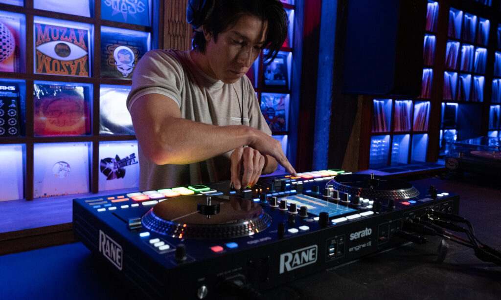 NAMM 2026: RANE SYSTEM ONE ist das weltweit erste motorisierte Standalone-DJ-System